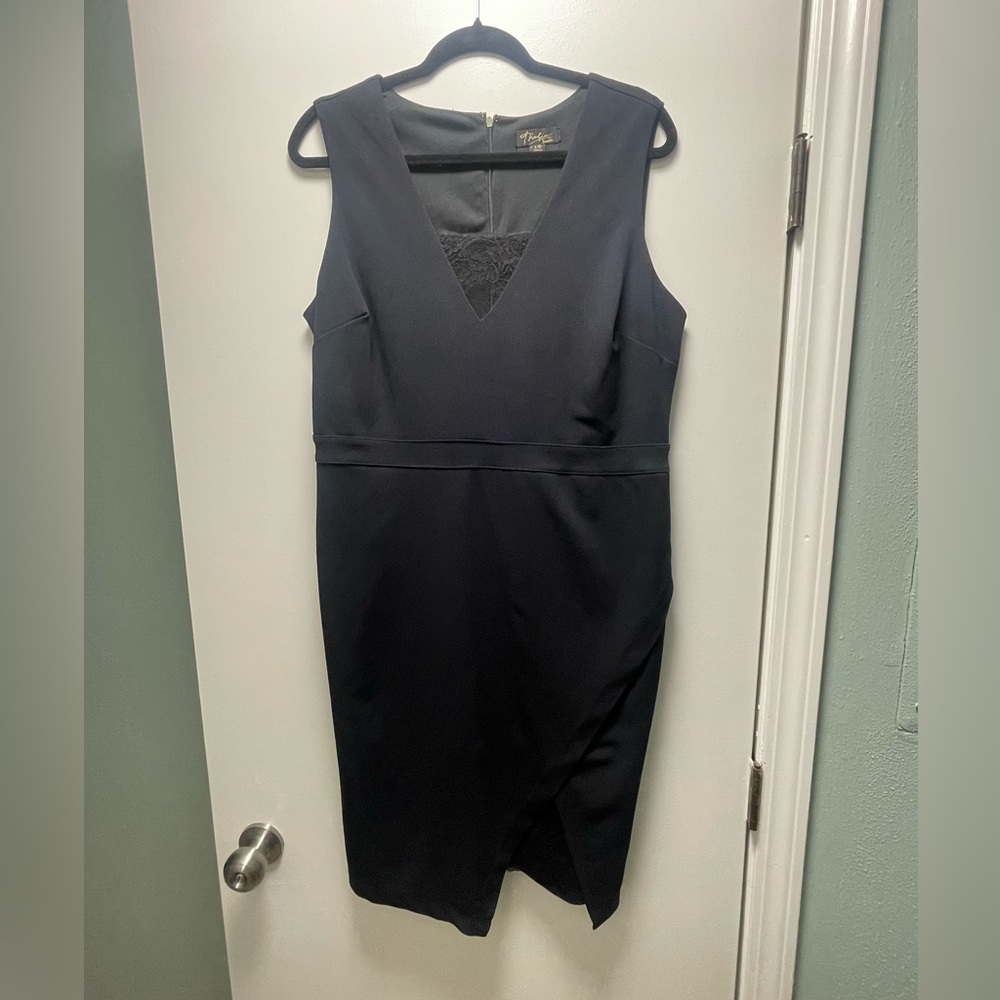 Thalia Sodi Black V-Neck Midi Dress